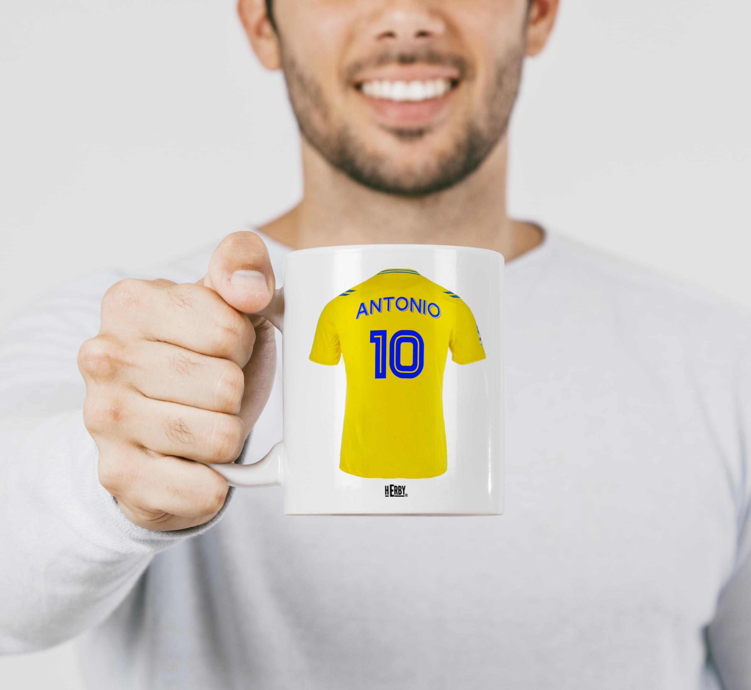 Taza del Almería personalizada con nombre y número más llavero del Almería caja de regalos del Almería taza de cerámica para te café o chocolate de 325 ml regalos para fanáticos del futbol(Almeríax2c)